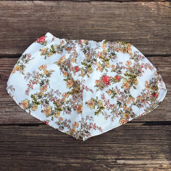 Ambiance Apparel Shorts - Picture 2 of 3